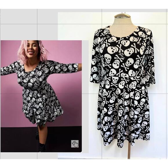 Torrid 1 (1X 14/16) Betsey Johnson Tattoo Skull X Bones Ponte Mini‎ Skater Dress - Picture 1 of 3